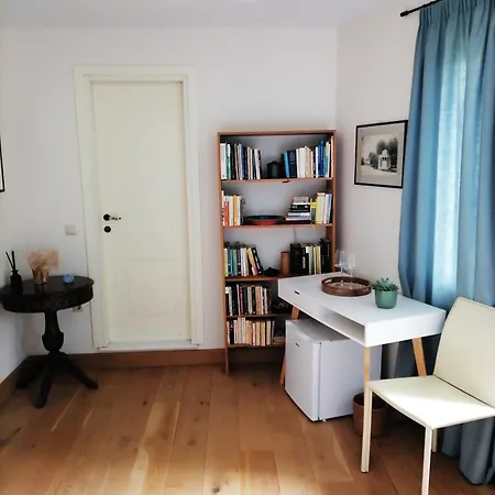 Ramon Apartment *